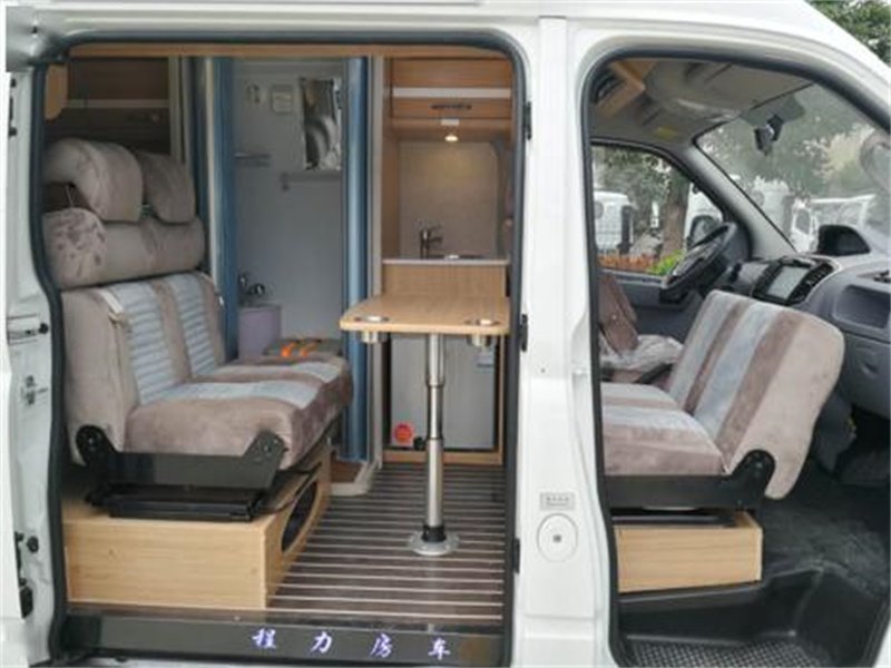 顏值超高的大通V80短軸B型房車