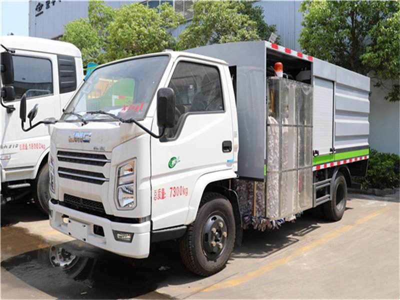 護(hù)欄清洗車使用操作說明
