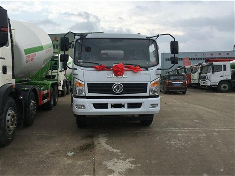國(guó)六東風(fēng)攪拌車(chē)報(bào)價(jià)