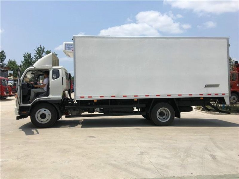 江淮駿鈴V7冷藏車可入手一臺(tái)