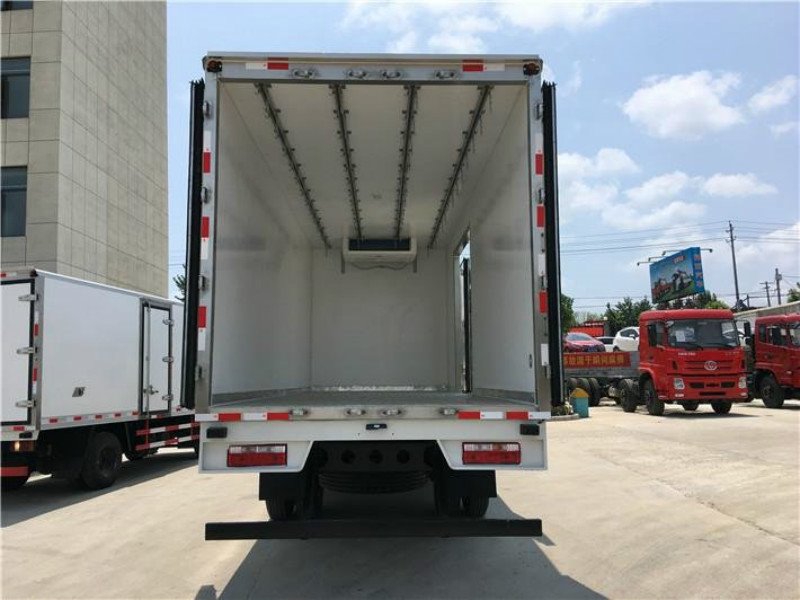 江淮駿鈴V7冷藏車可入手一臺(tái)