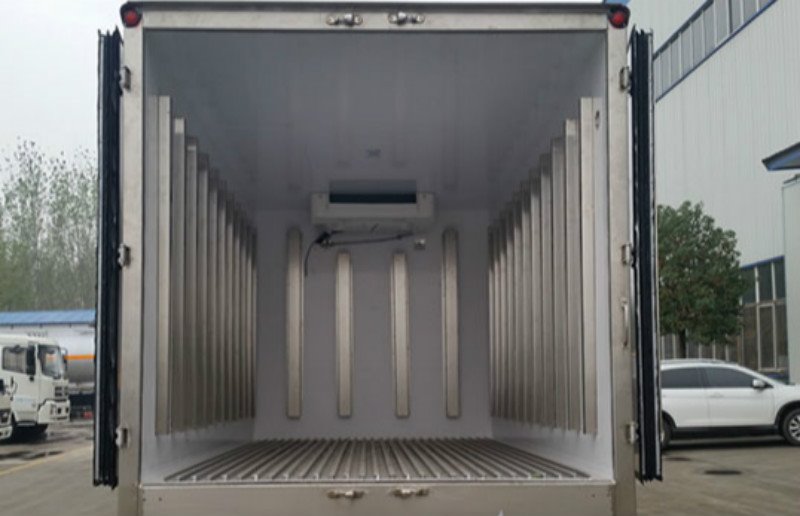 江淮帥鈴冷藏車(chē)寬體新款車(chē)身更安全