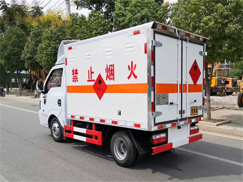很不錯的一款國六3.1米東風(fēng)途逸易燃氣體廂式運輸車