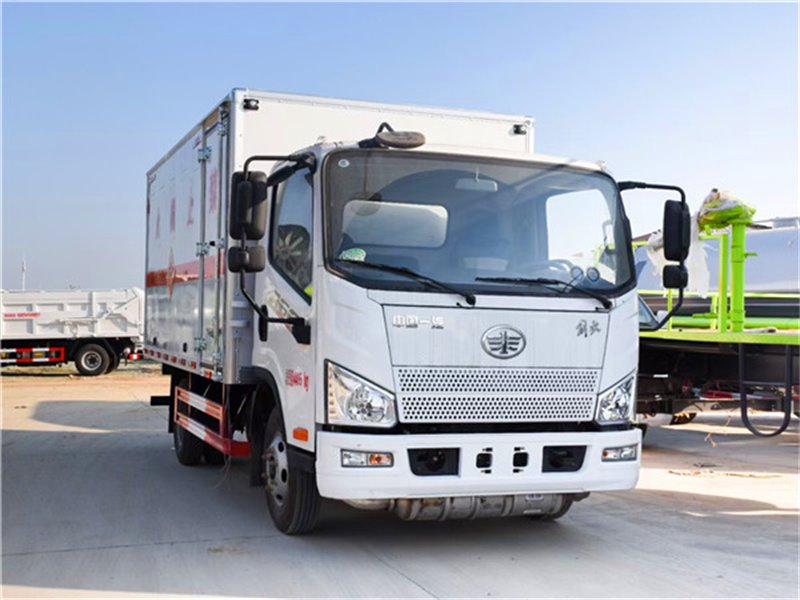 國六藍(lán)牌4.2米解放J6F易燃?xì)怏w廂式運(yùn)送車怎么樣