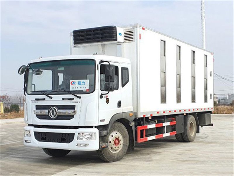 多利卡運豬車生產(chǎn)廠家