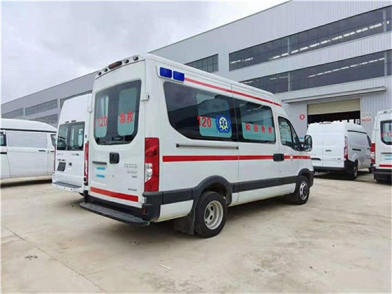 依維柯國六120急救車轉(zhuǎn)運(yùn)型救護(hù)車性價(jià)比高
