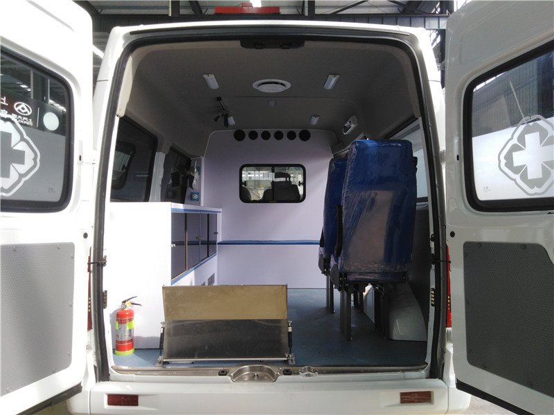 大通V80醫(yī)療救護(hù)車整車配置評測