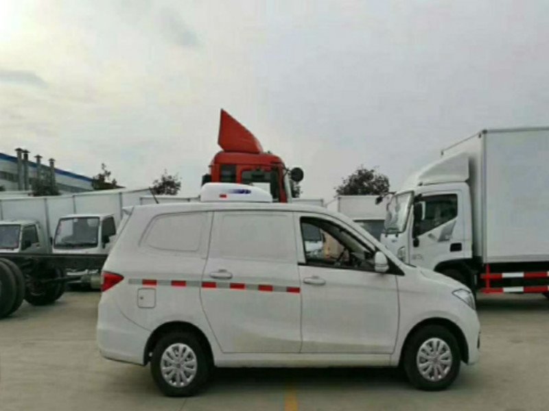 很合算的福田伽途面包冷藏車