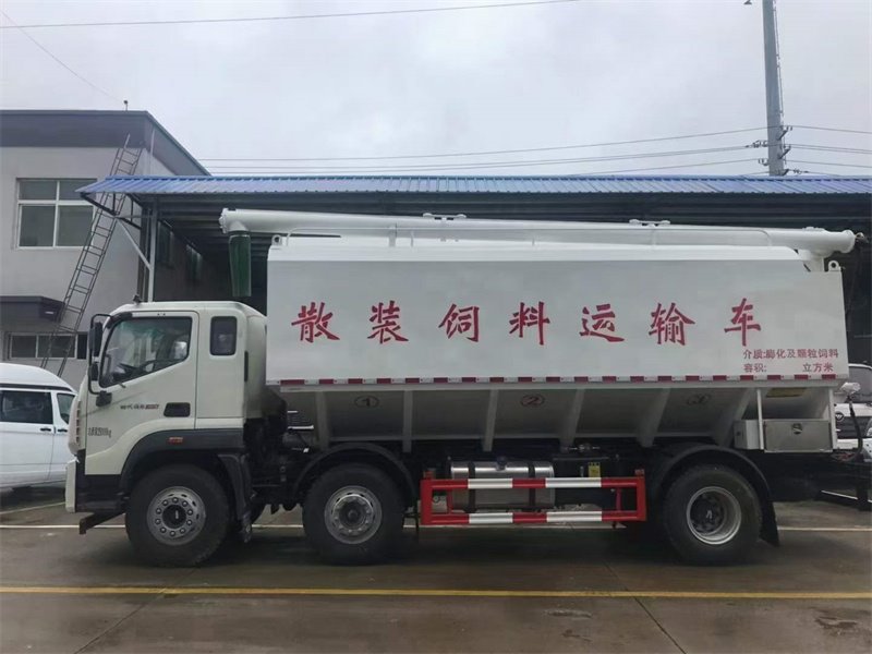 福田國六小三軸散裝飼料車廠家報(bào)價(jià)