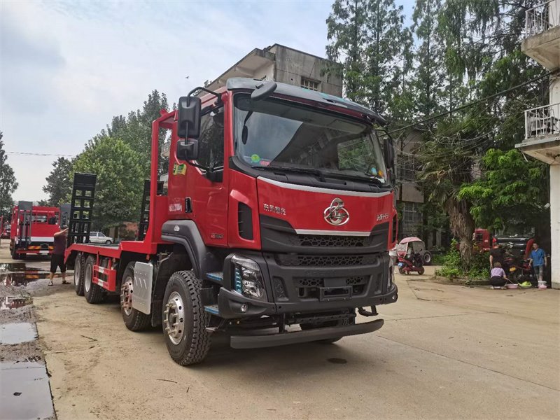 國(guó)六柳汽前四后八平板運(yùn)輸車(chē)口碑好