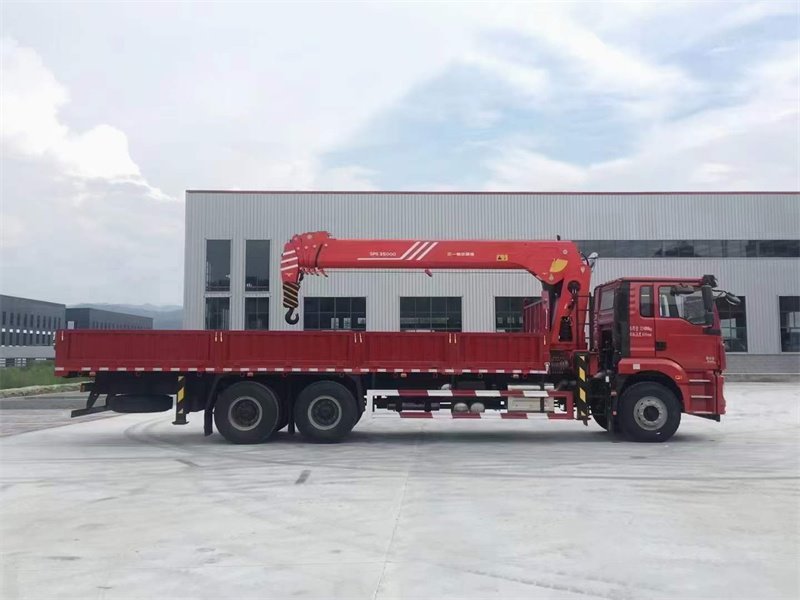 陜汽德龍后雙橋隨車吊吊機(jī)三一和徐工哪個(gè)性能好