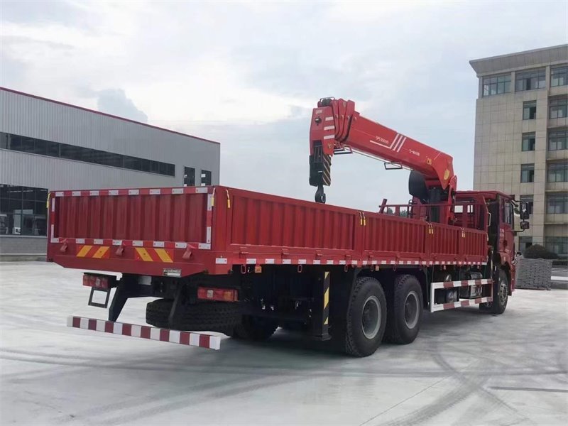 陜汽德龍后雙橋隨車吊吊機(jī)三一和徐工哪個(gè)性能好