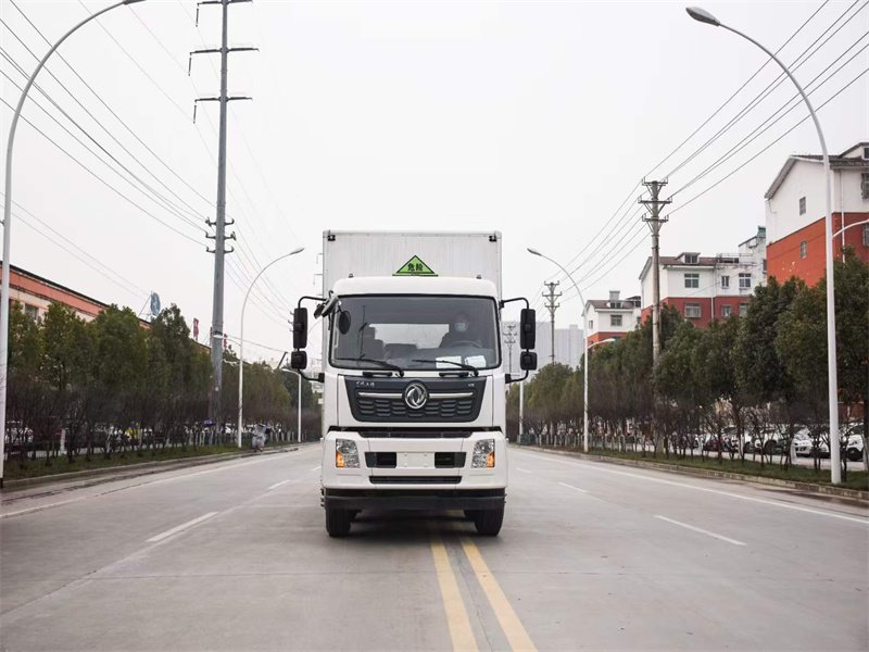東風(fēng)天錦危險(xiǎn)品廂式運(yùn)輸車廠家直銷可分期