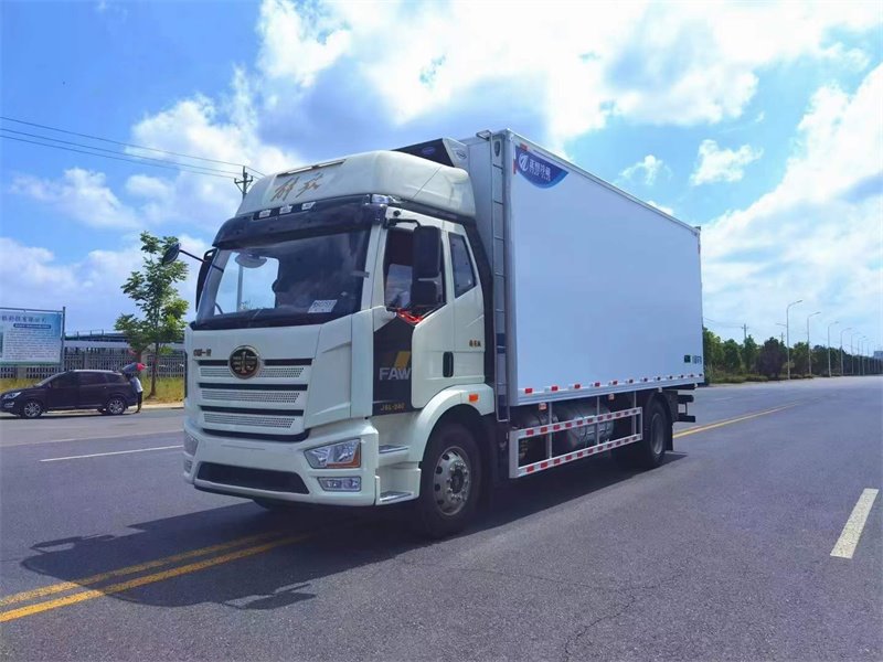 高端大氣的國六解放J6L精英版高頂雙臥冷藏車