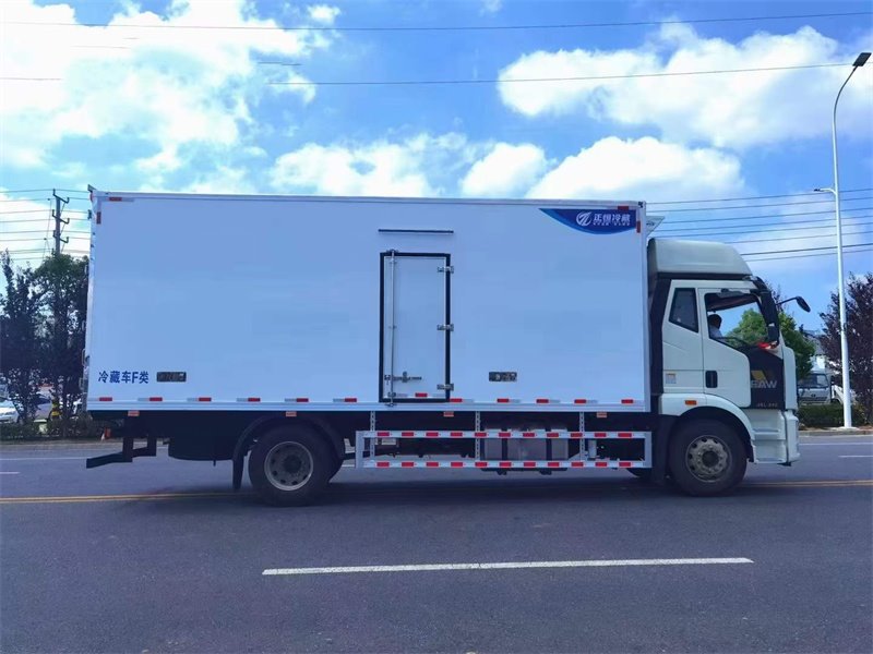 高端大氣的國六解放J6L精英版高頂雙臥冷藏車
