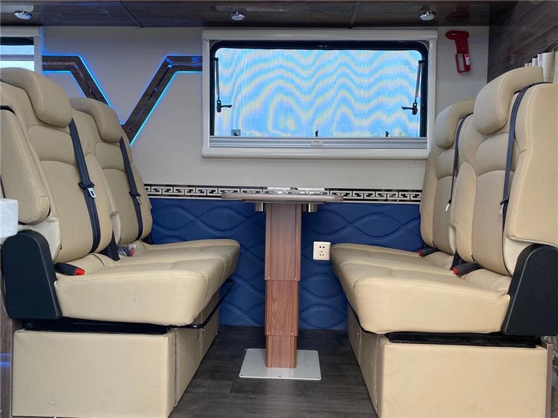 大通V90大額頭C型房車三胎也夠用