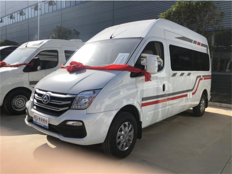 大通V80長軸高頂B型房車現(xiàn)車一口價