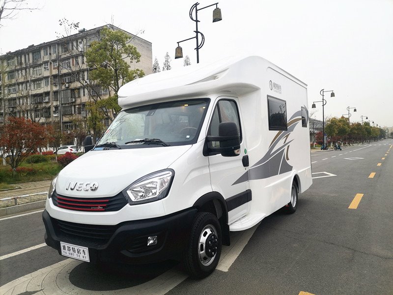小額頭T型房車國六依維柯歐勝價格