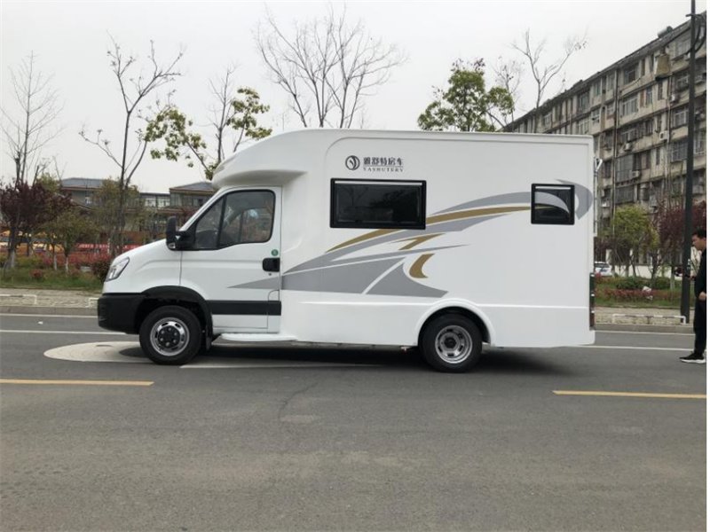 小額頭T型房車國六依維柯歐勝價格