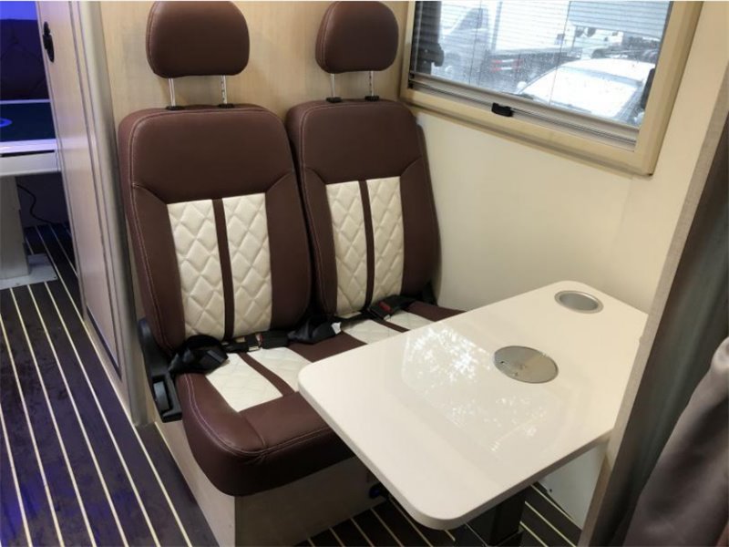 小額頭T型房車國六依維柯歐勝價格