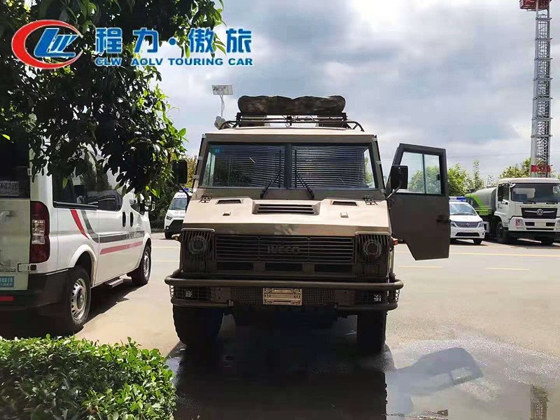 房車(chē)依維柯2046四驅(qū)越野價(jià)格咨詢(xún)