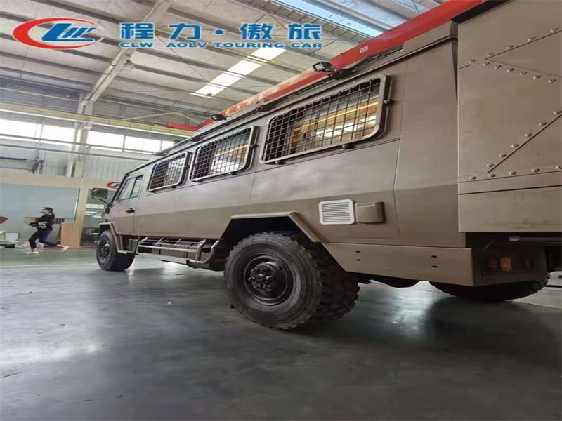 房車(chē)依維柯2046四驅(qū)越野價(jià)格咨詢(xún)