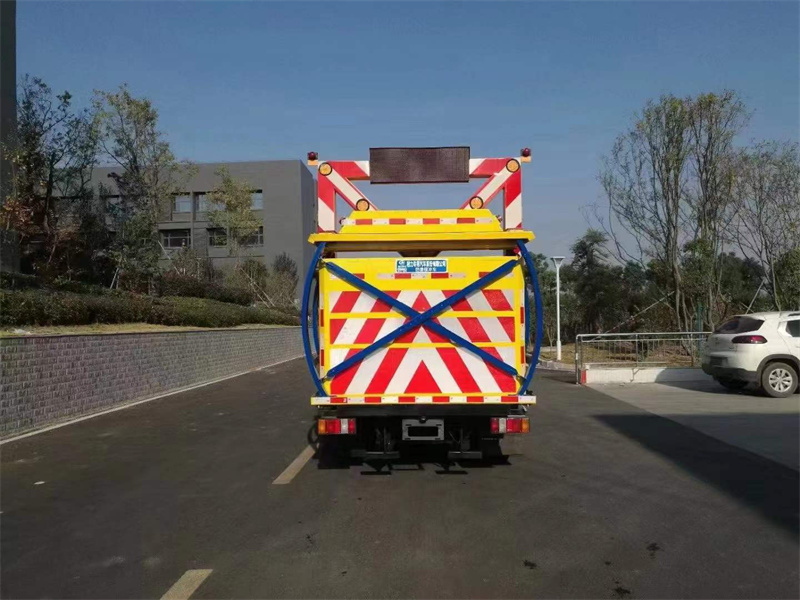 防撞緩沖車駕駛技巧