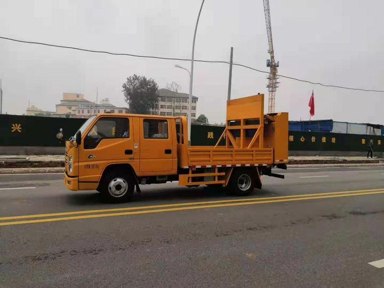 防撞車-高速防撞緩沖車-江鈴緩沖車