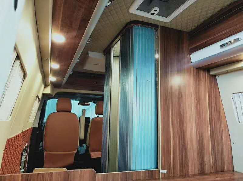 福特新全順B型自動(dòng)擋旅居房車