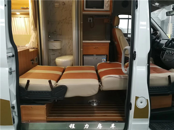 大通B型短軸中頂房車