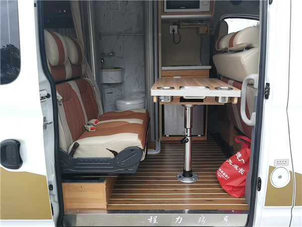 大通B型短軸中頂房車