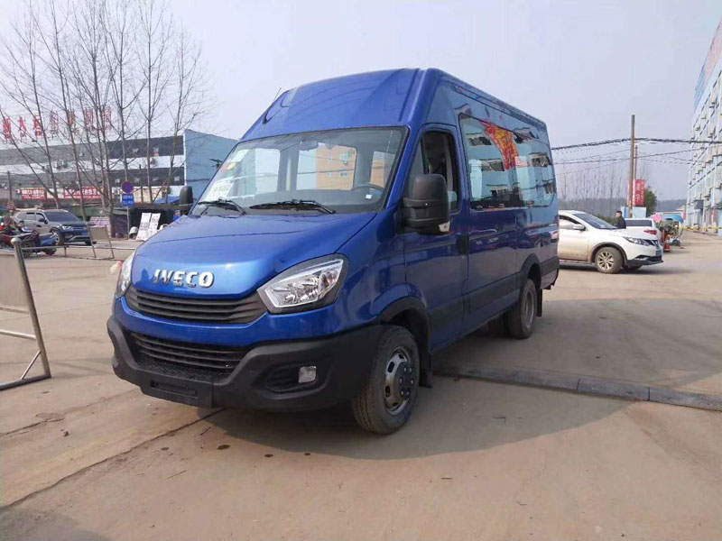 依維柯A37 B型房車