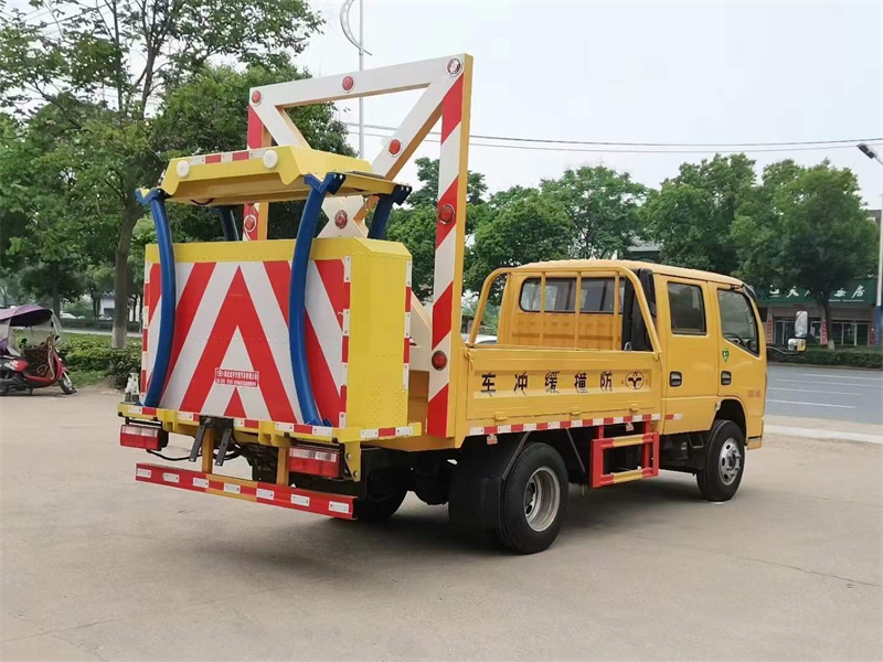 東風(fēng)D6藍(lán)牌防撞緩沖車生產(chǎn)廠家