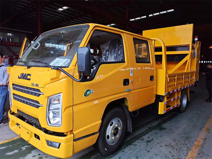防撞緩沖車廠家