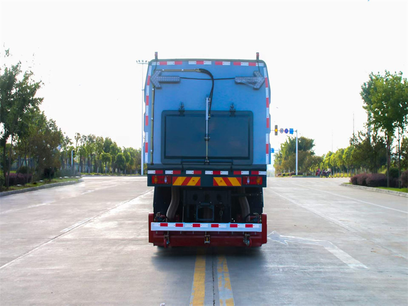 吸塵車廠家推出天錦后?置全新吸塵車