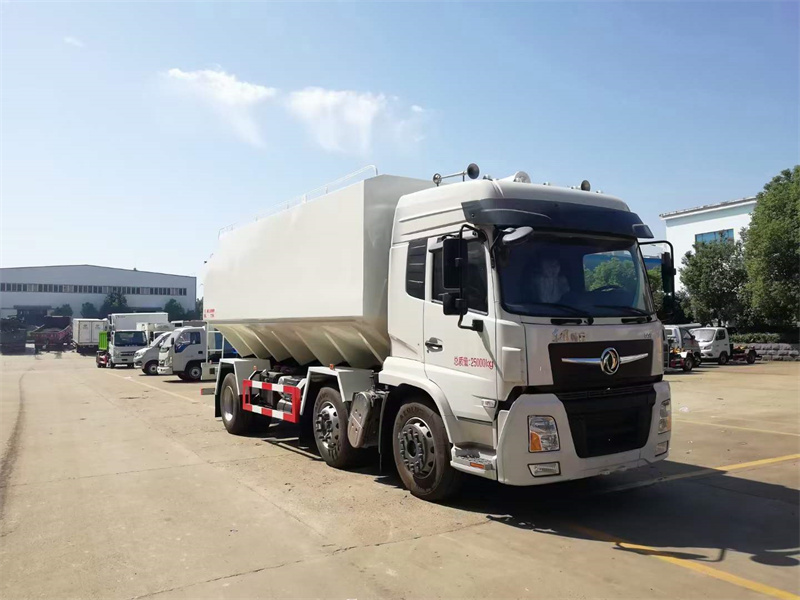 短三軸飼料車東風暢行32方康機260馬力