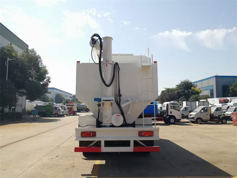 短三軸飼料車東風暢行32方康機260馬力