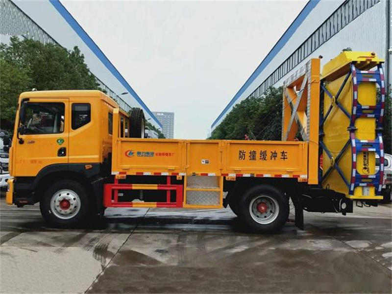 防撞緩沖車廠家價格