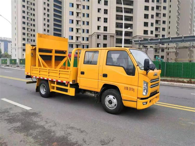江鈴順達雙排防撞緩沖車廠家直銷