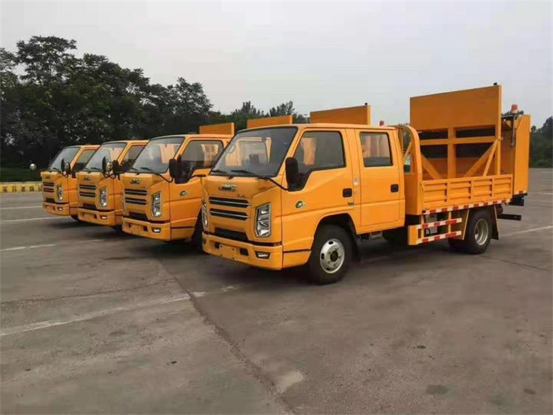 國六防撞緩沖車江鈴雙排座大馬力