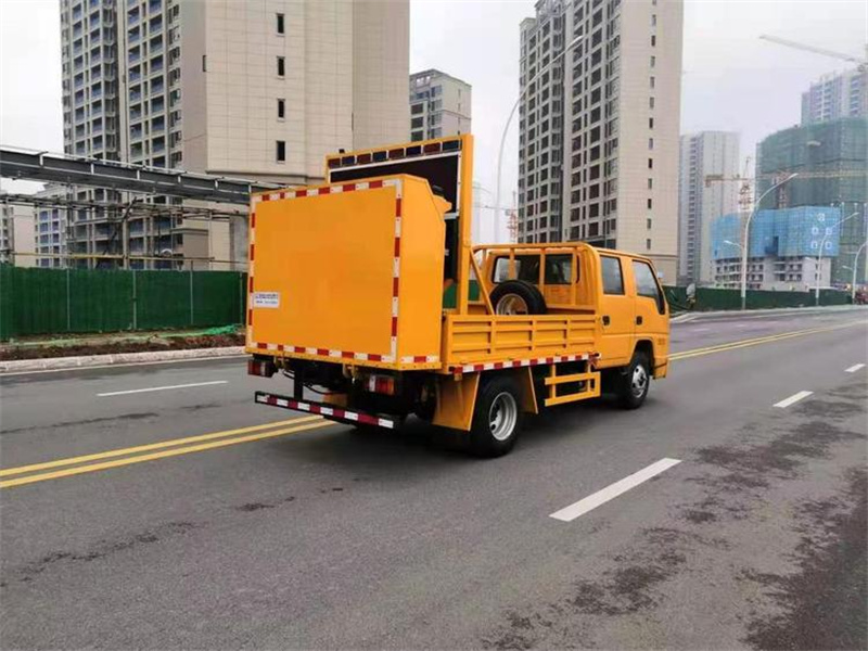 藍(lán)牌防撞緩沖車招標(biāo)利器