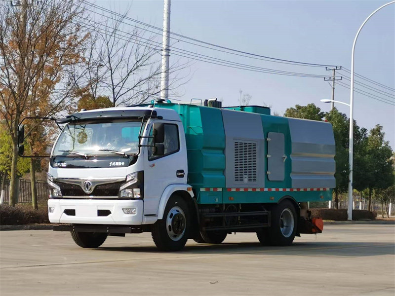 東風(fēng)吸塵車程力出售