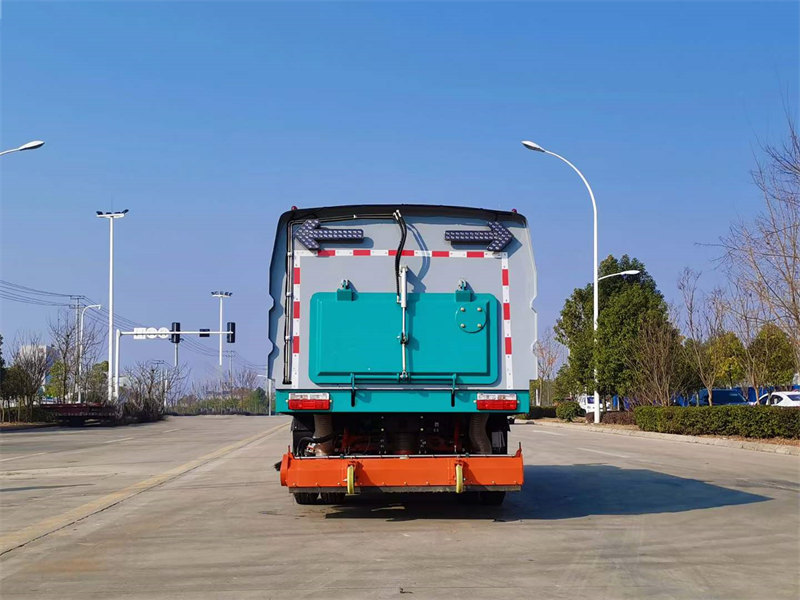 東風(fēng)吸塵車程力出售