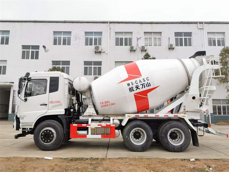 9方攪拌車航天萬山小后八輪廠家