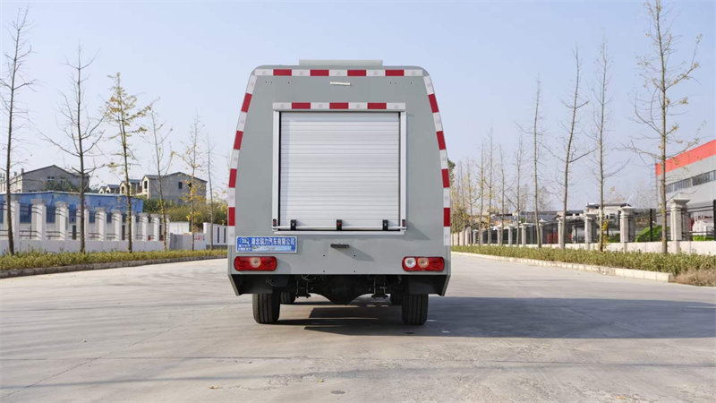 躍進(jìn)國(guó)六路面養(yǎng)護(hù)車(chē)2250軸距