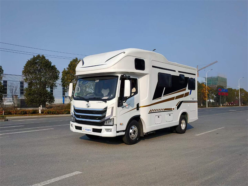 躍進(jìn)H500輕卡房車空間大