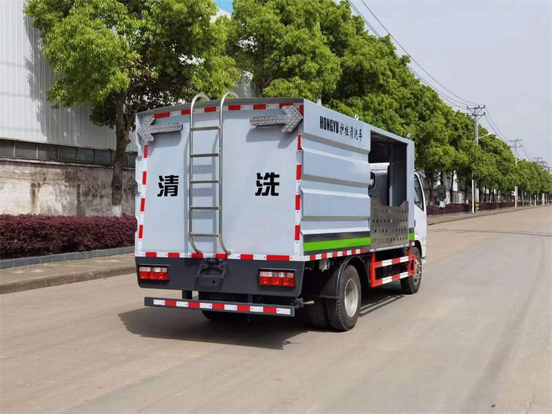 東風(fēng)雙向護(hù)欄清洗車多少錢