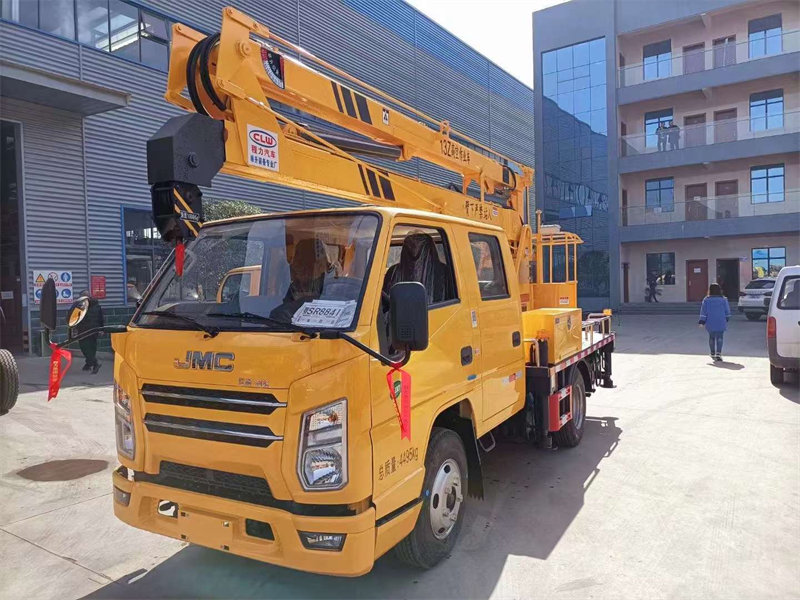 13米江鈴雙排藍牌高空作業(yè)車