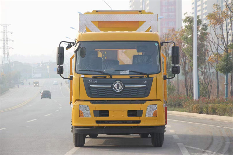 東風(fēng)天錦防撞緩沖車