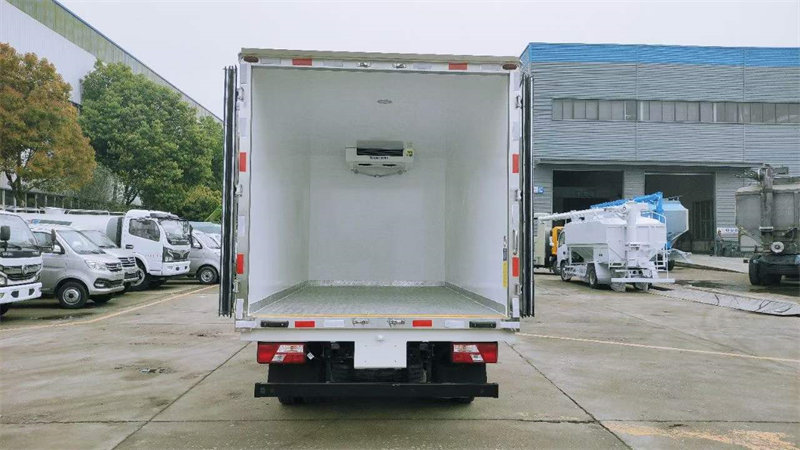 國六江鈴凱運冷藏車